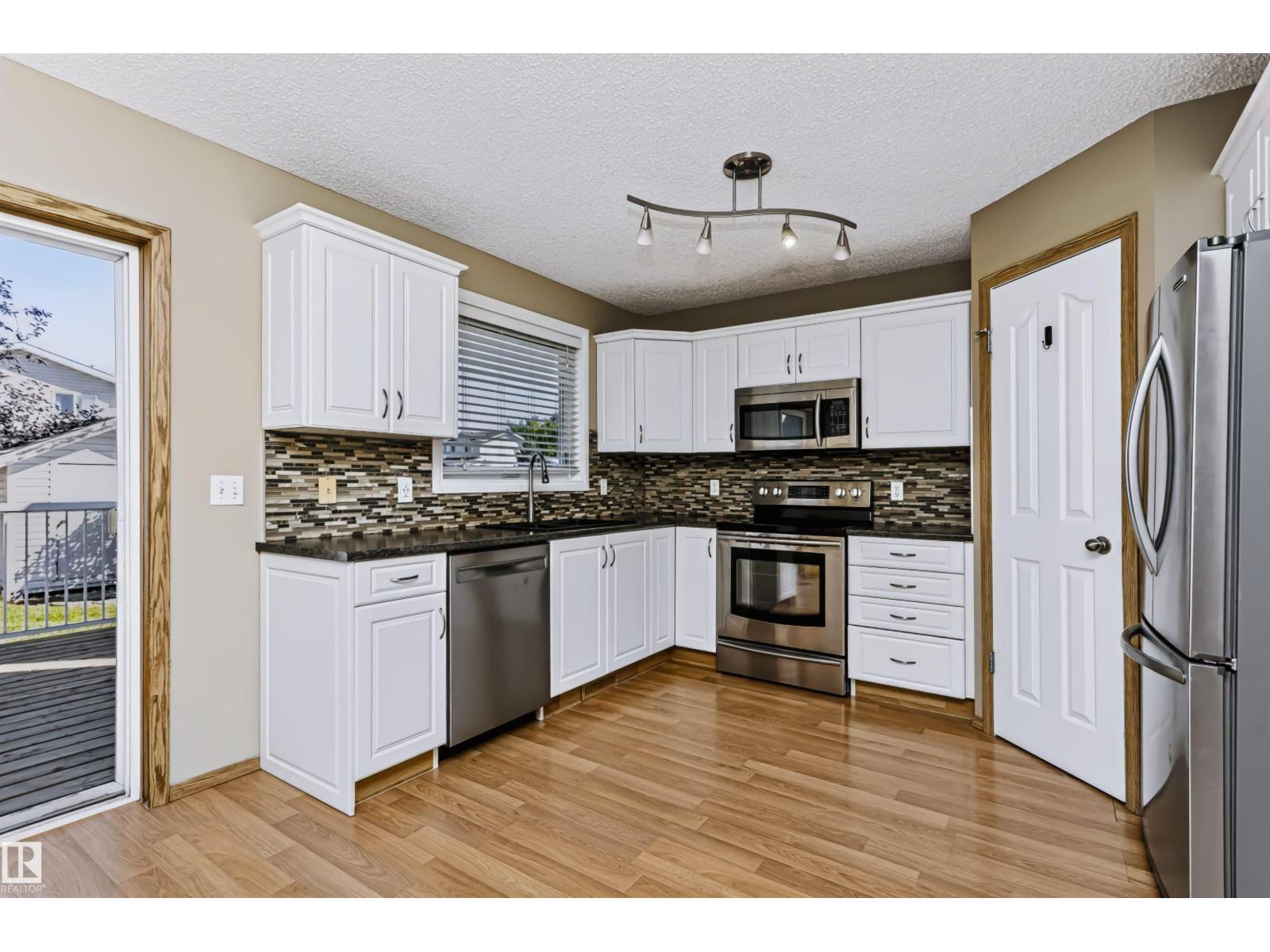 43 DALTON WY - Image 19
