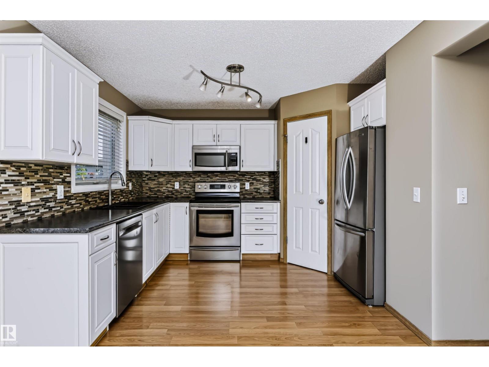 43 DALTON WY - Image 20