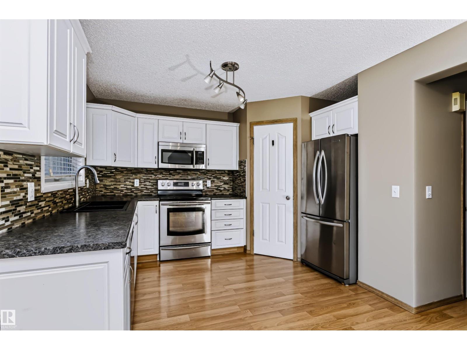 43 DALTON WY - Image 21
