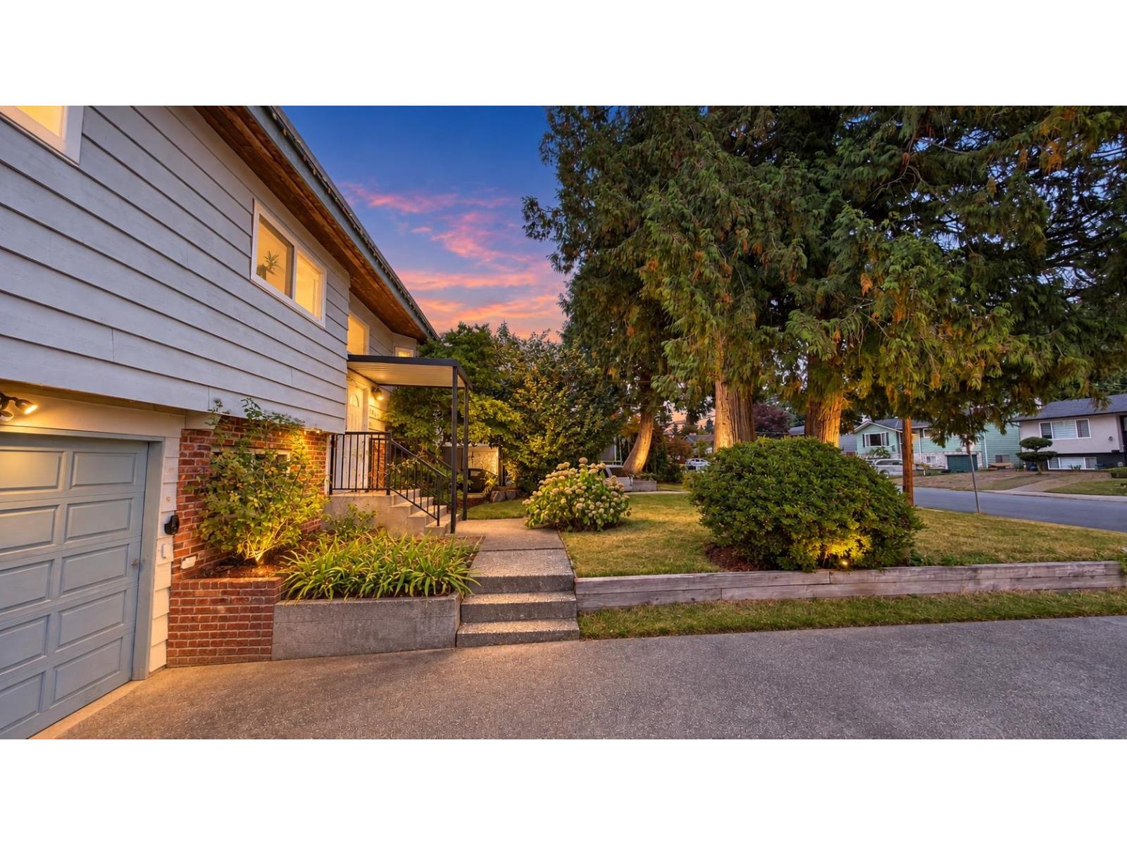 11443 75 Avenue, Delta, British Columbia, V4C1H4, Delta, British Columbia — photo 2 of 5