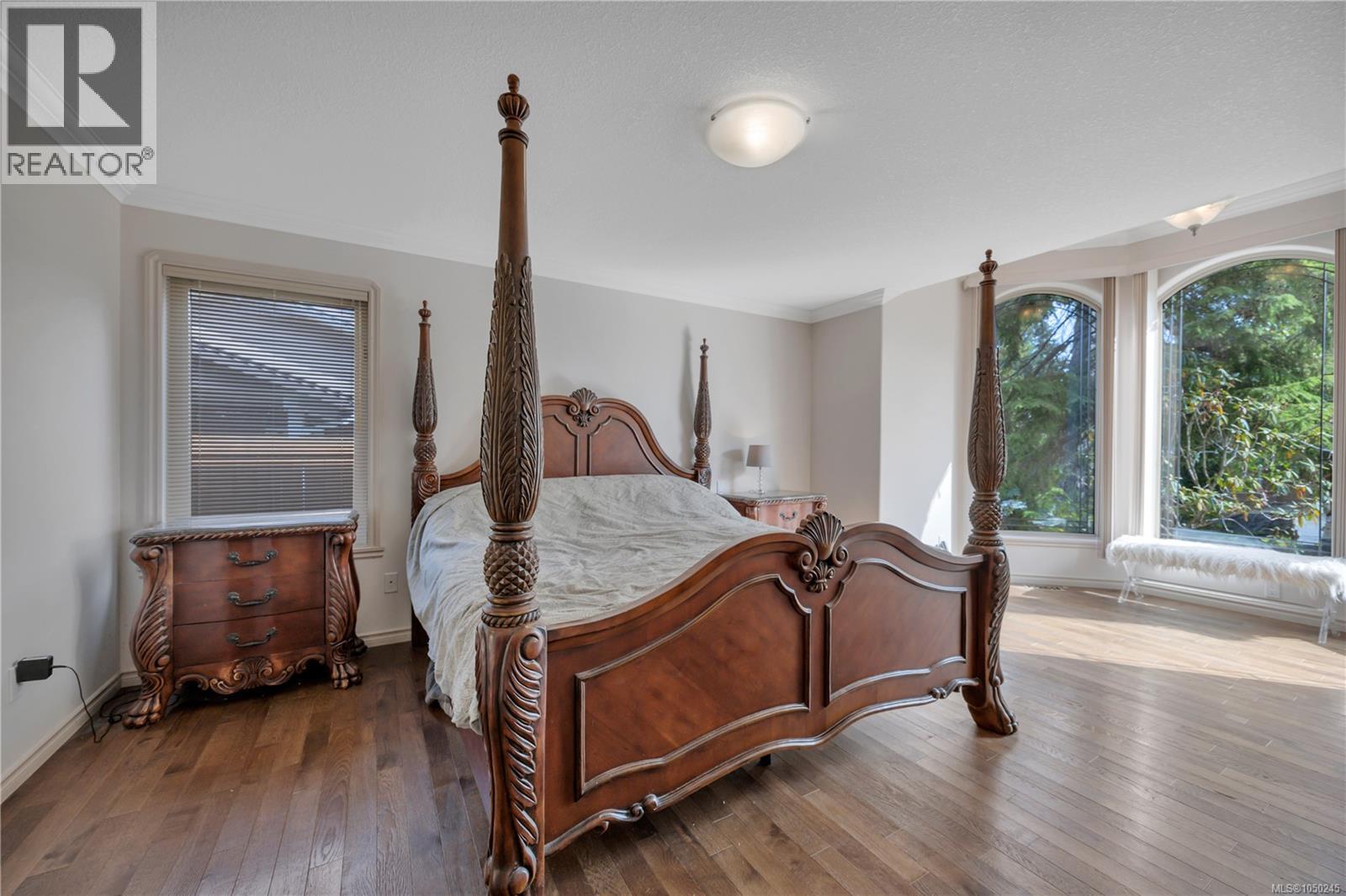 901 Savary Dr - 14
