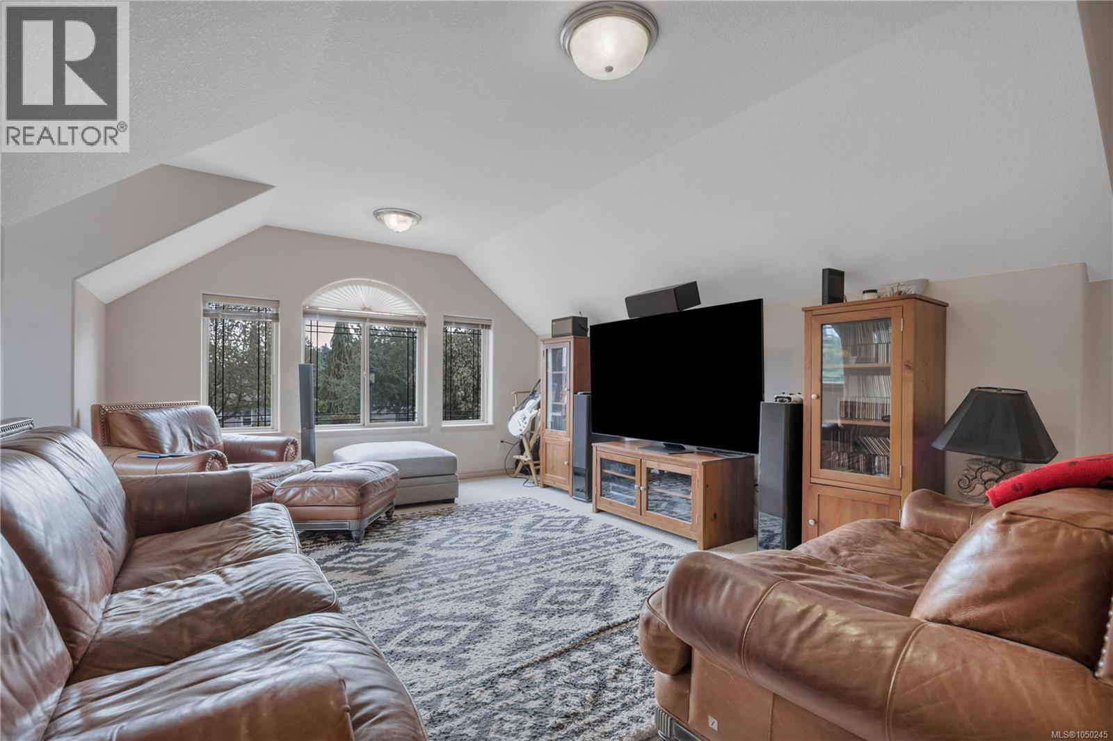 901 Savary Dr - Image 17