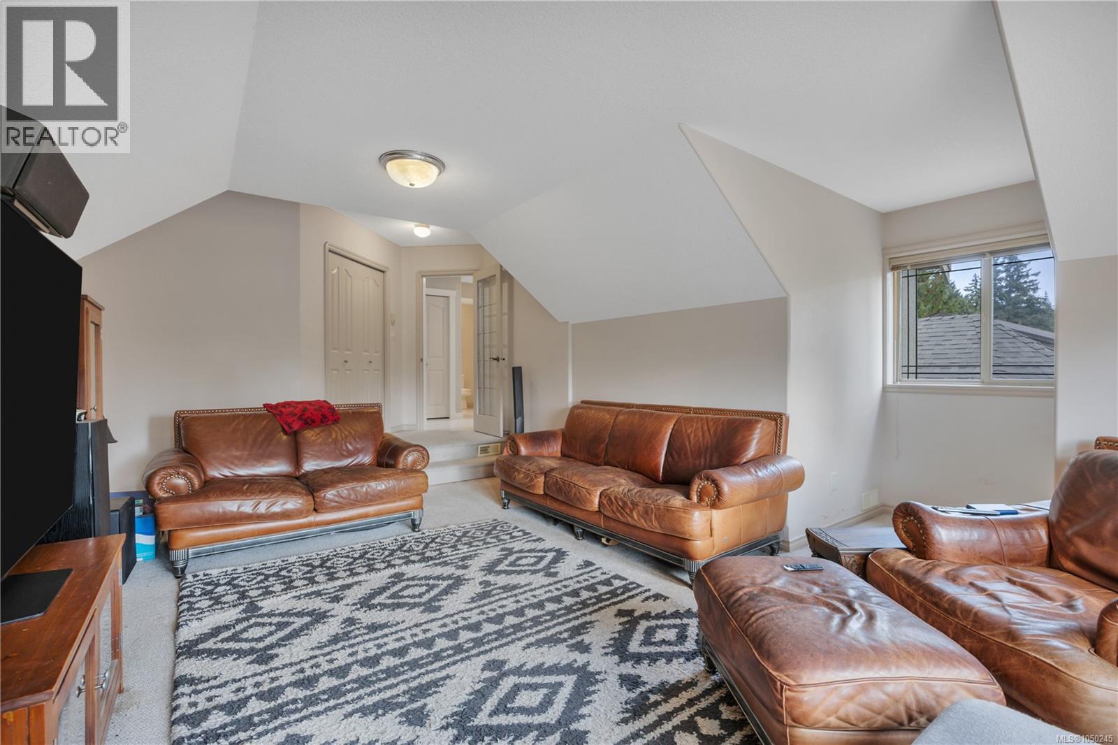 901 Savary Dr - Image 18
