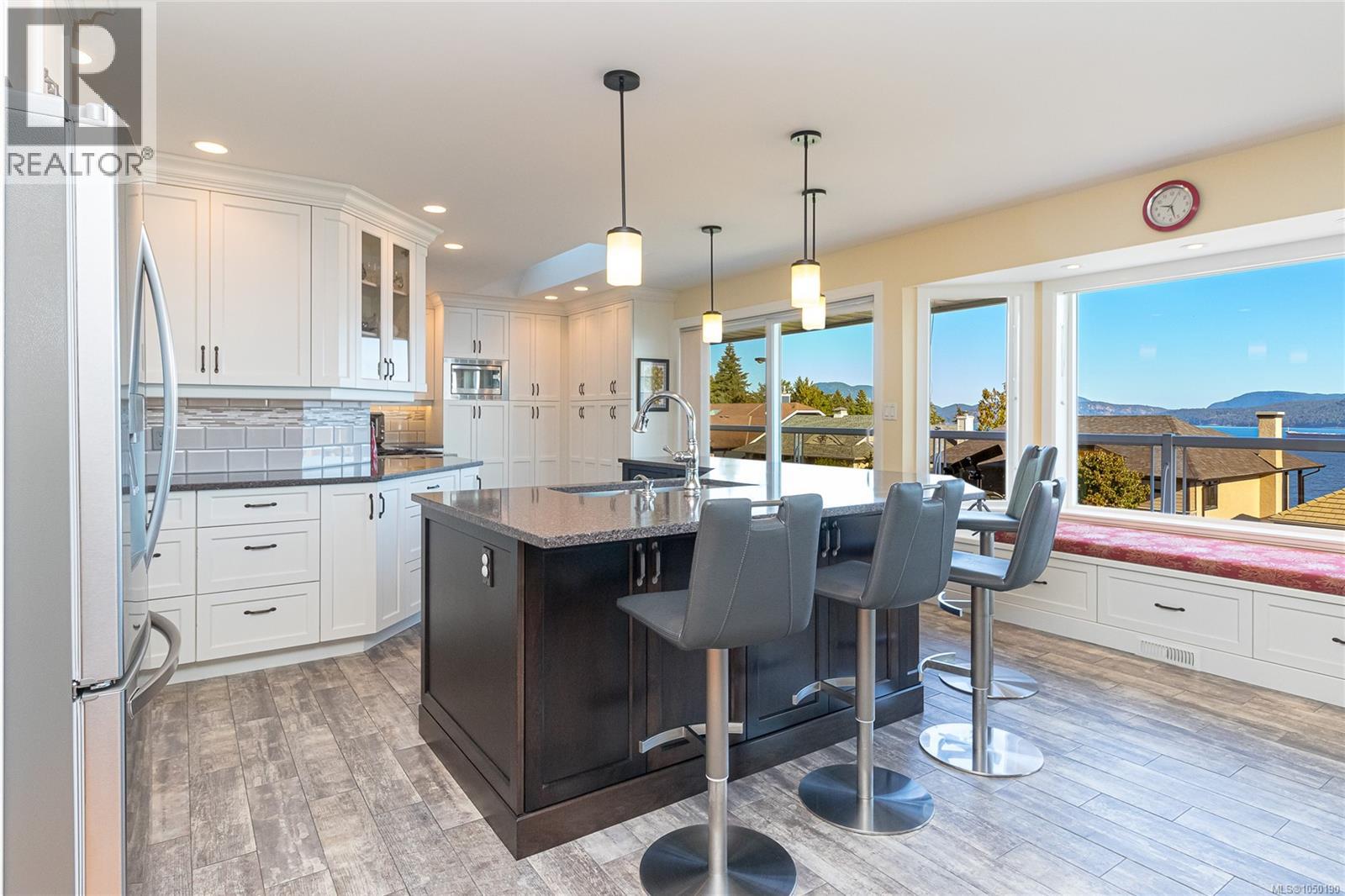548 Marine View - 16