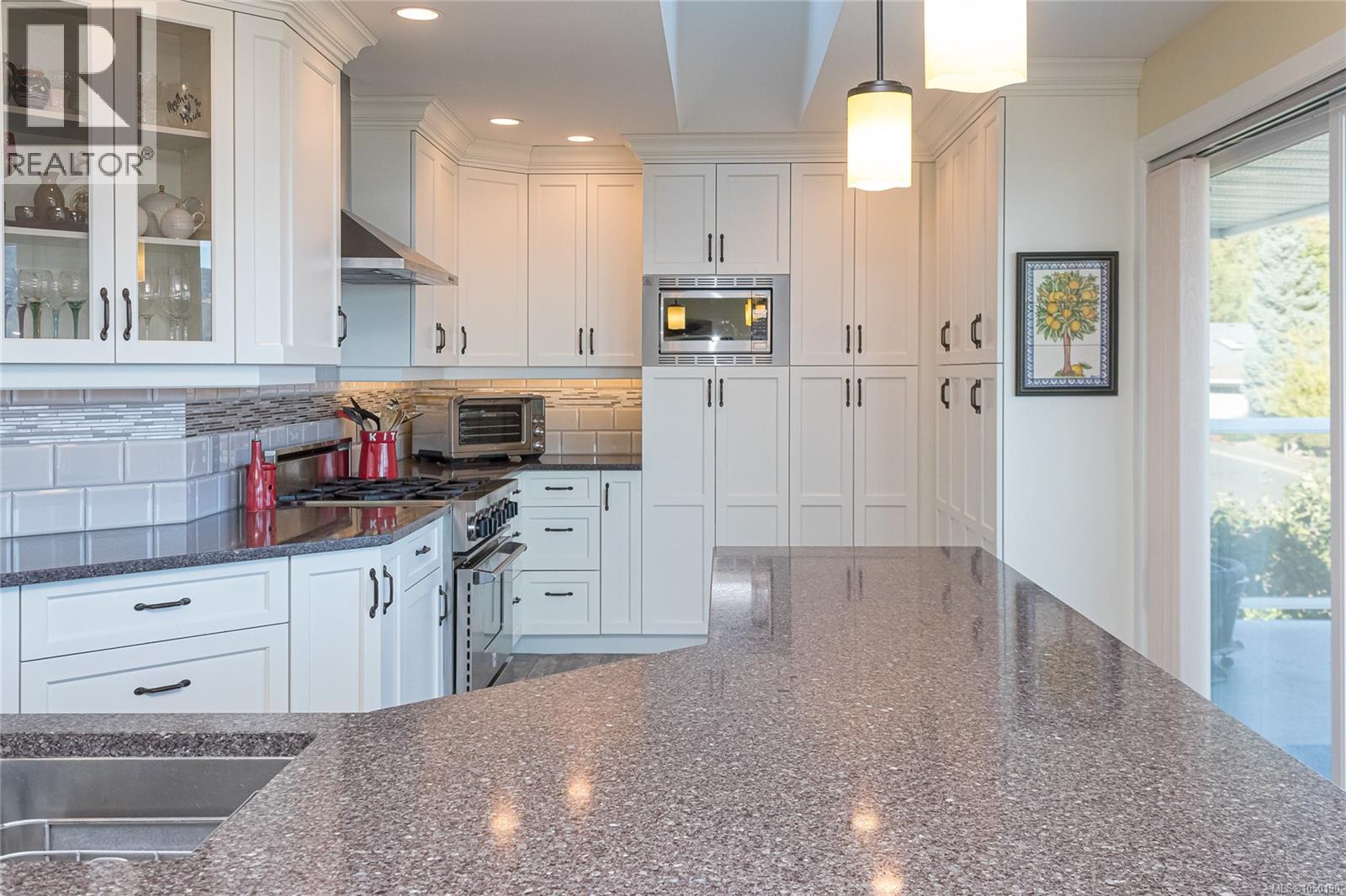 548 Marine View - 18