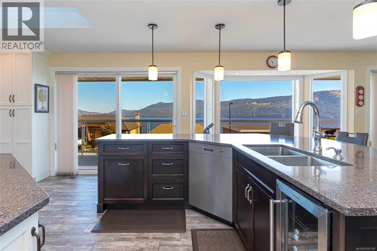 548 Marine View - 22
