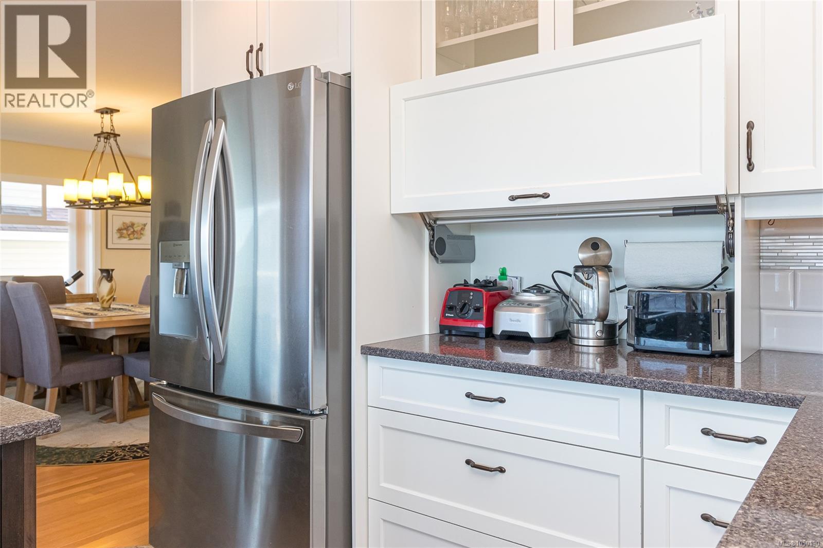 548 Marine View - 23