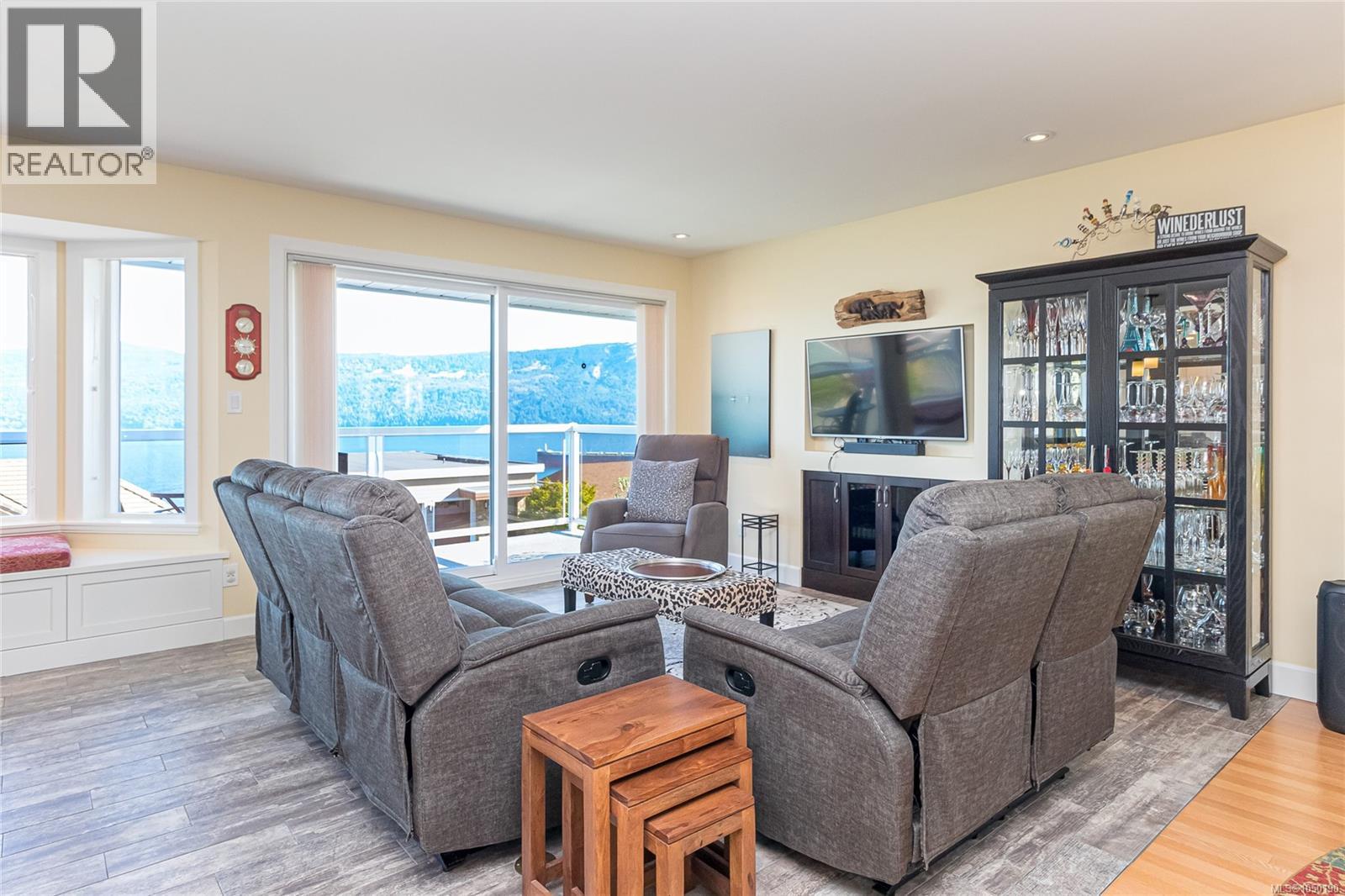 548 Marine View - 25
