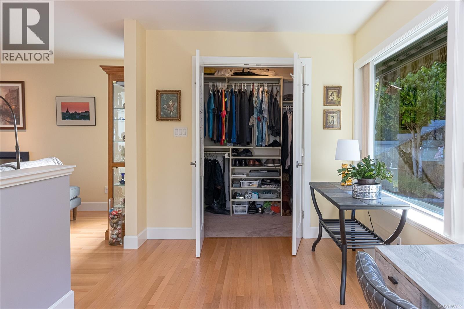 548 Marine View - 40