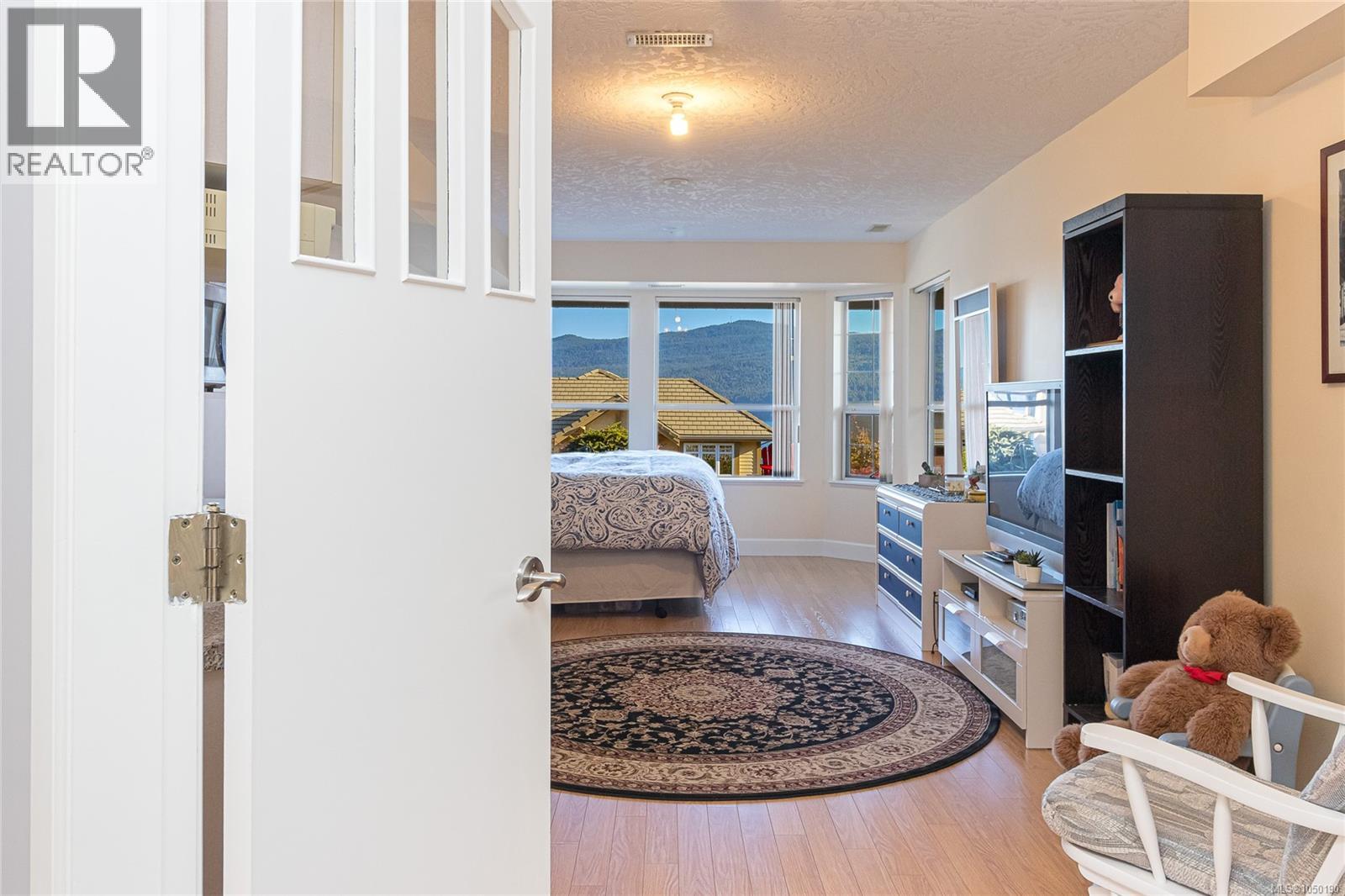 548 Marine View - 41