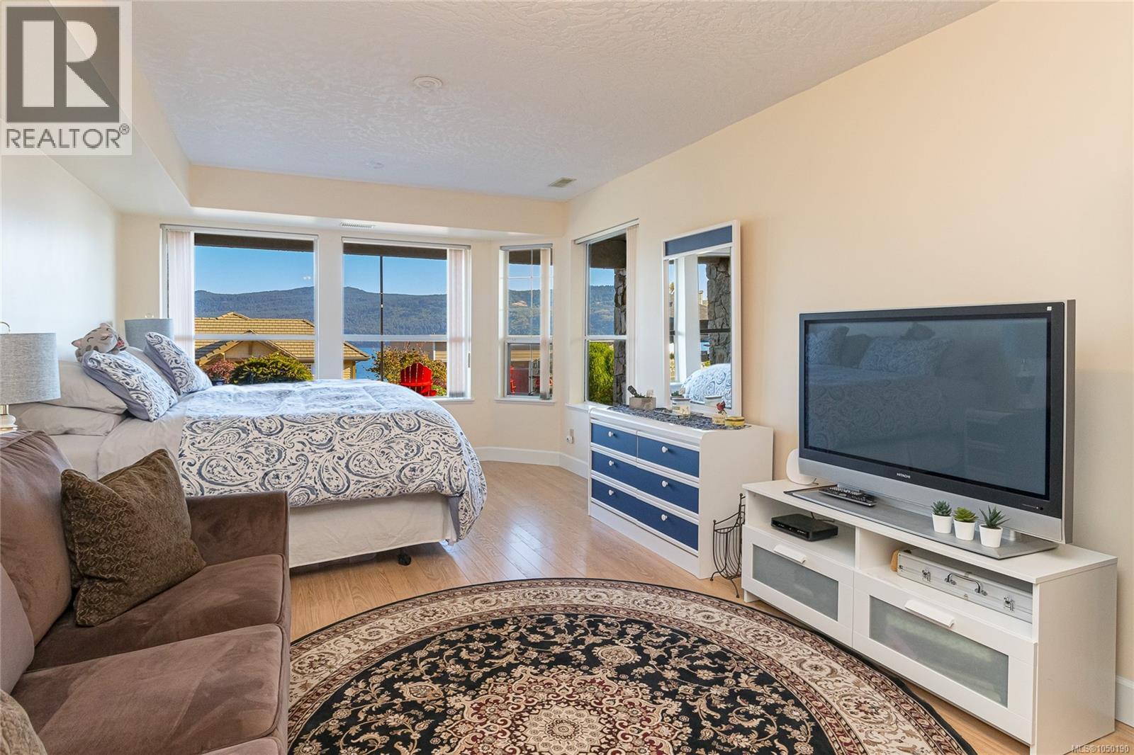 548 Marine View - 44