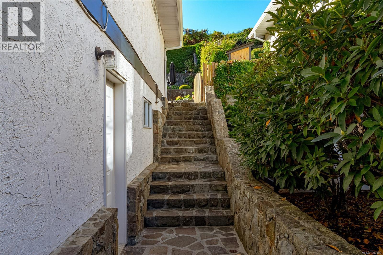 548 Marine View - 58