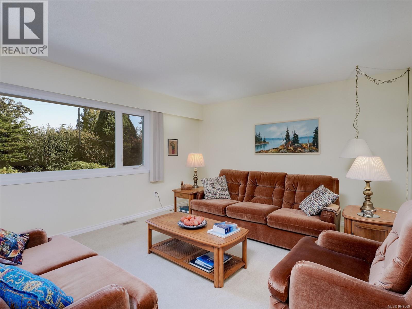 9743 Ardmore Dr - Image 10
