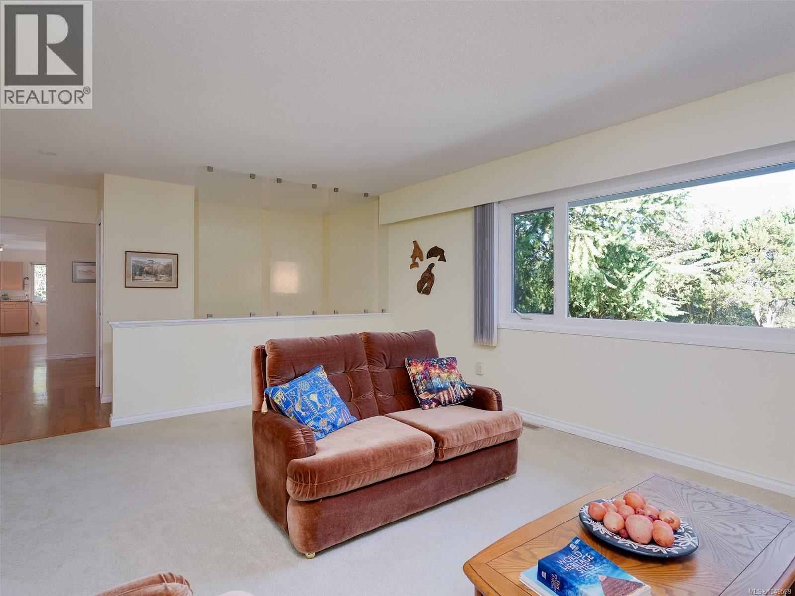 9743 Ardmore Dr - Image 12