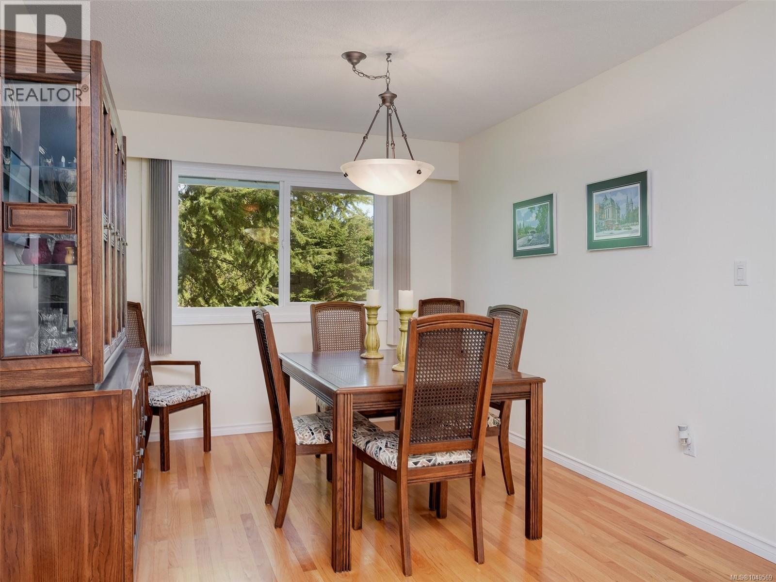 9743 Ardmore Dr - Image 13