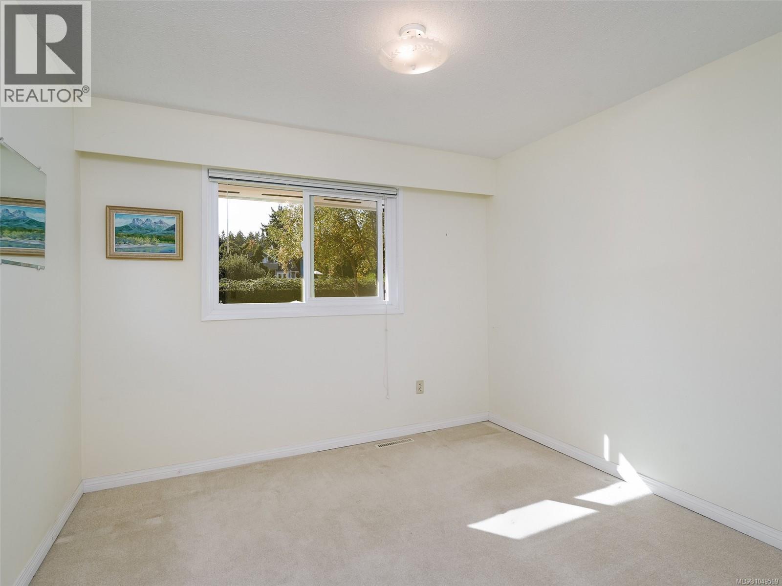 9743 Ardmore Dr - Image 17