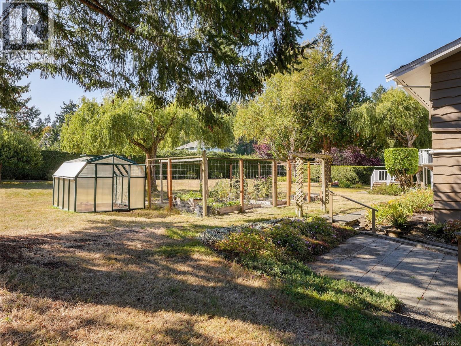 9743 Ardmore Dr - Image 29