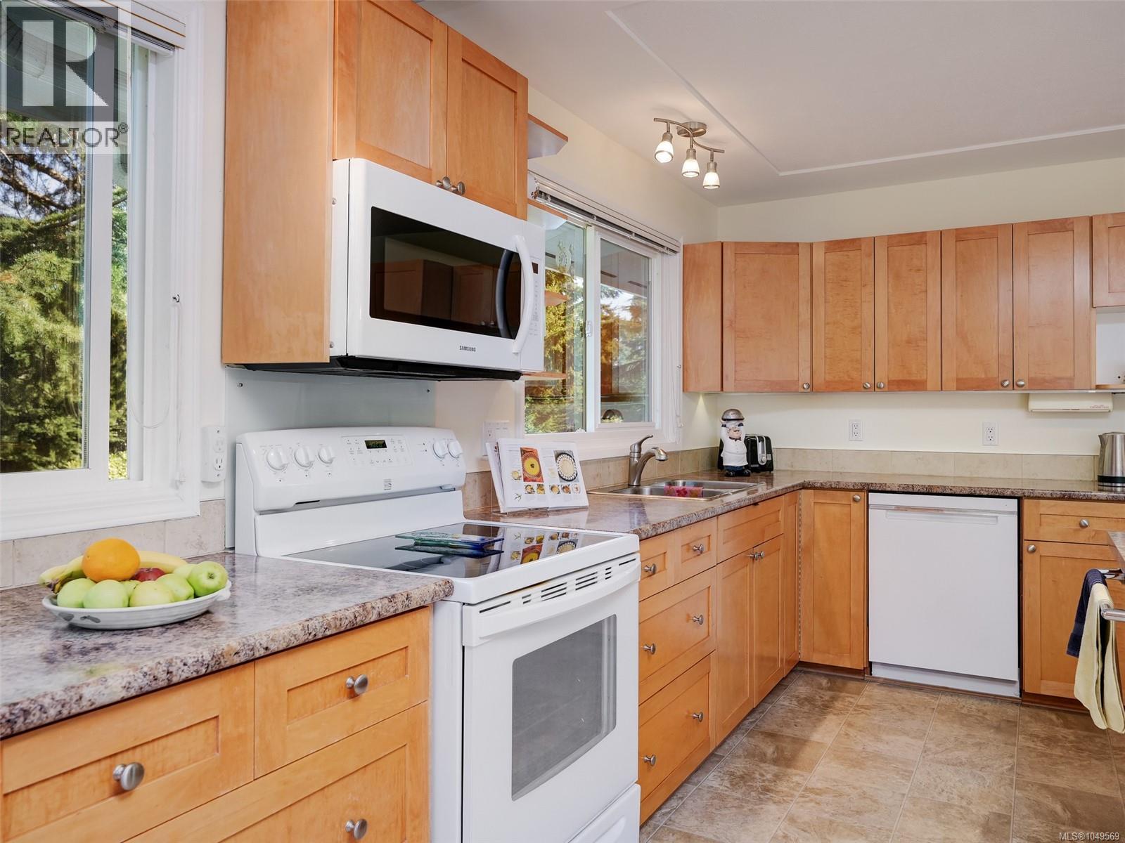 9743 Ardmore Dr - Image 6