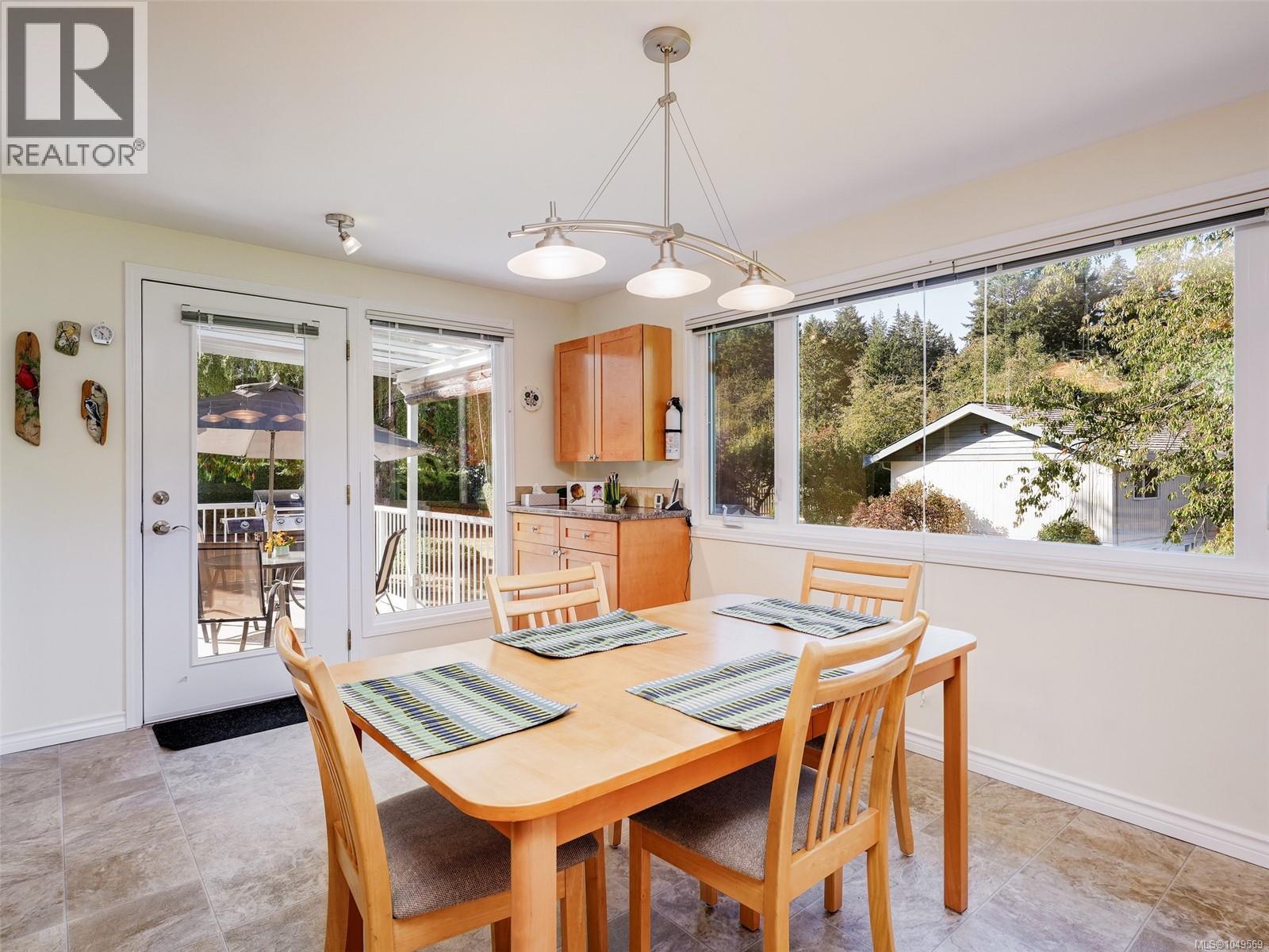 9743 Ardmore Dr - 7