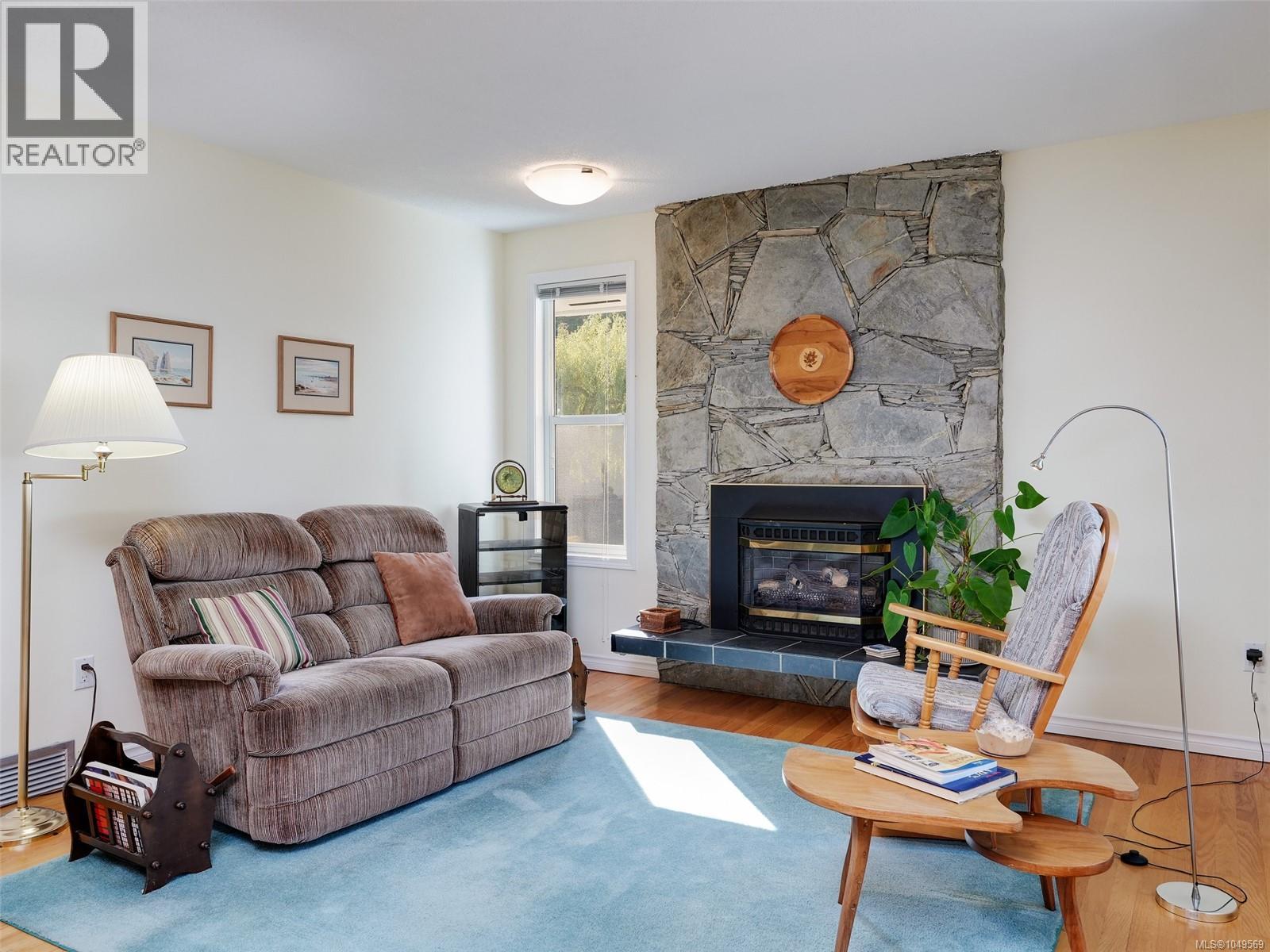 9743 Ardmore Dr - Image 9