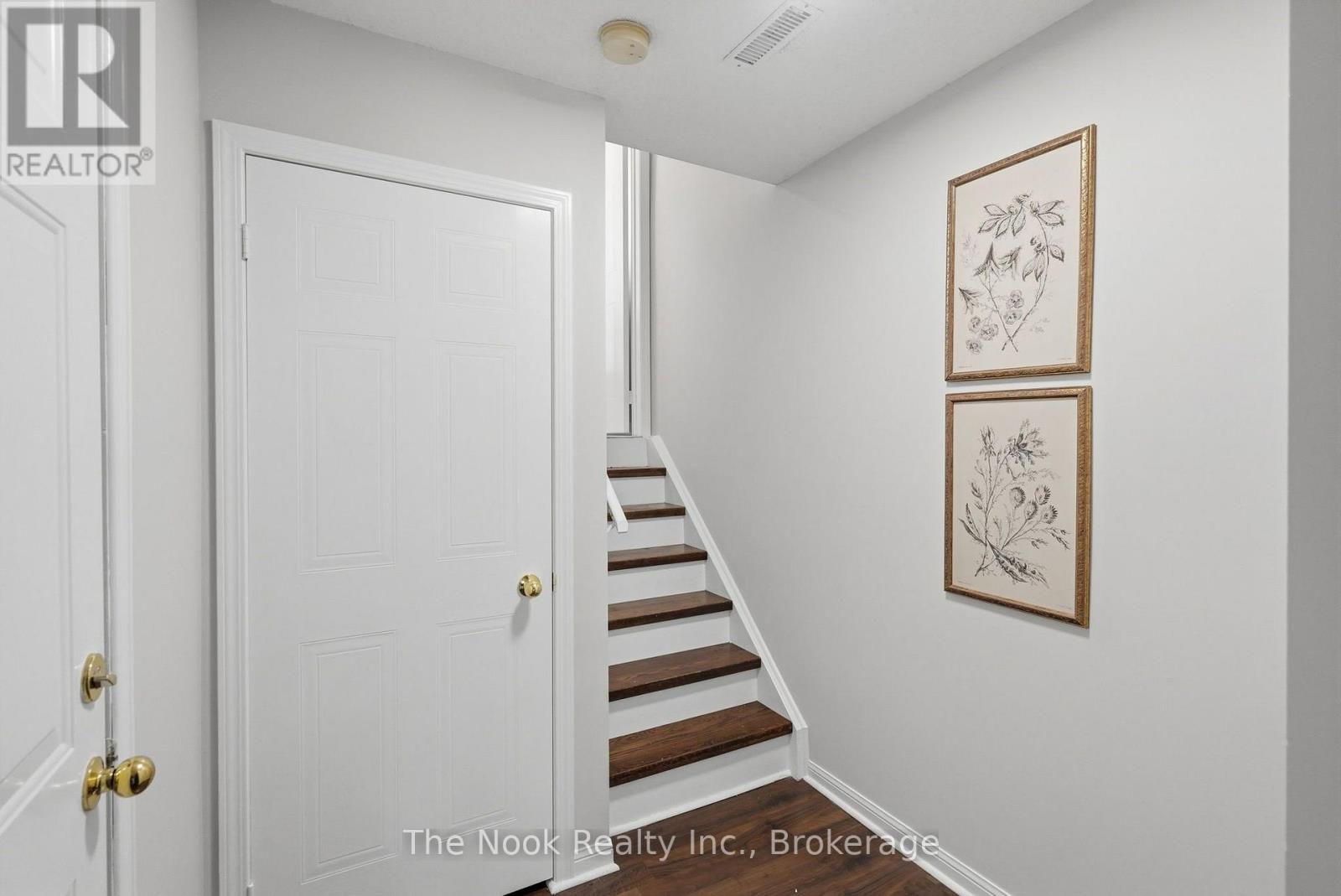 33 ASPEN PARK WAY - Image 32