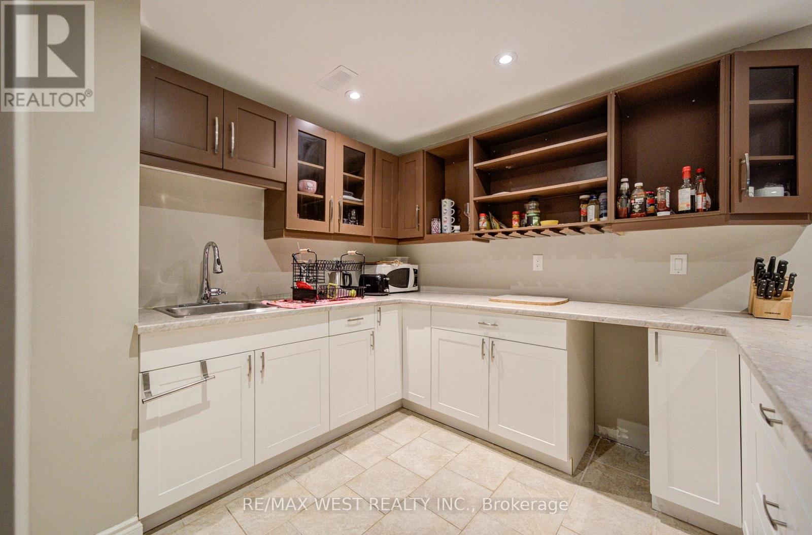 114 ROBERT ADAMS DRIVE - Image 32
