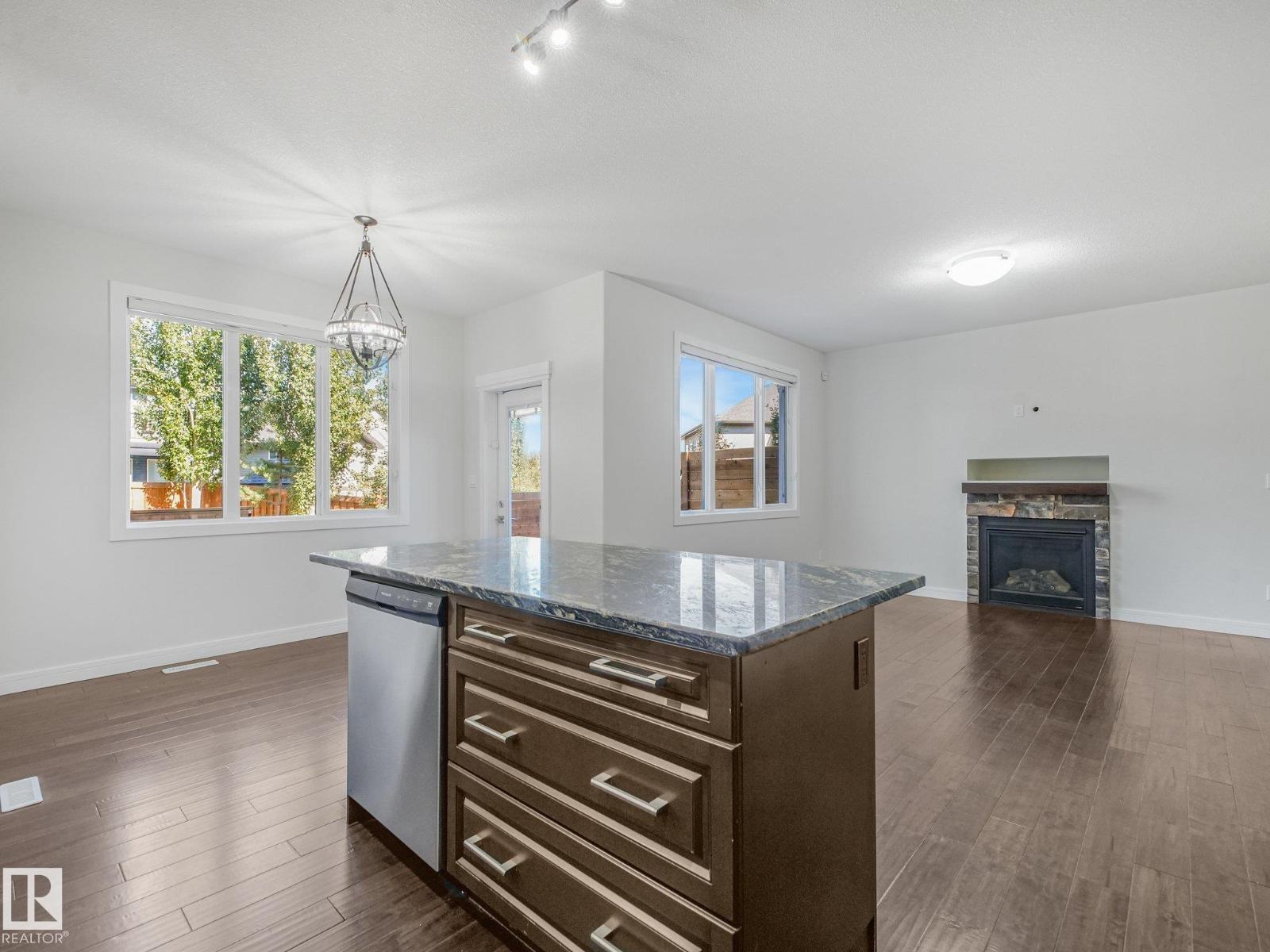 1349 ADAMSON DR SW - 12