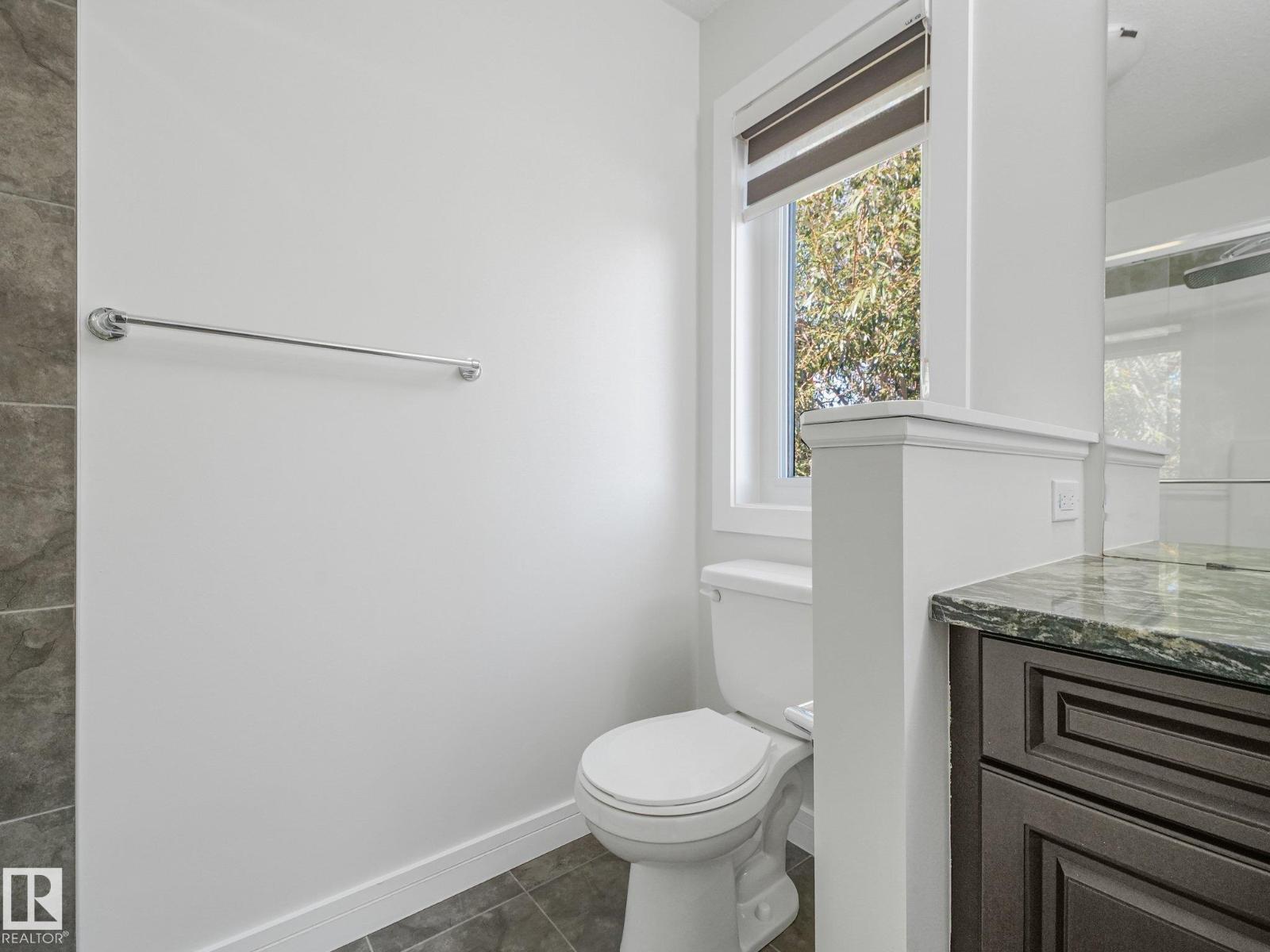 1349 ADAMSON DR SW - 16