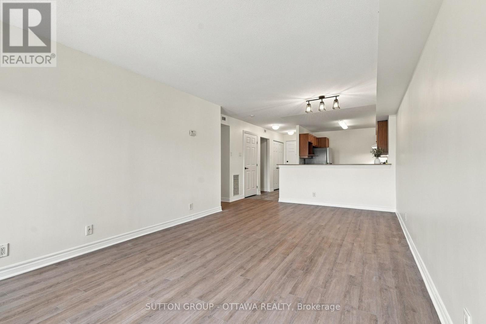#802 120 GRANT CARMAN DRIVE - 22