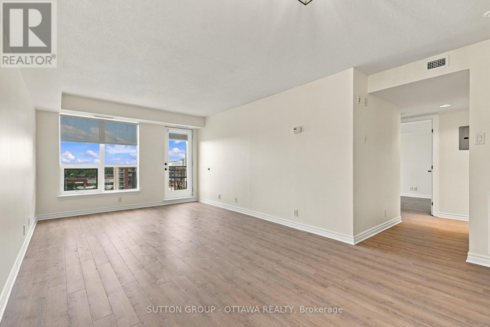 #802 120 GRANT CARMAN DRIVE - 25