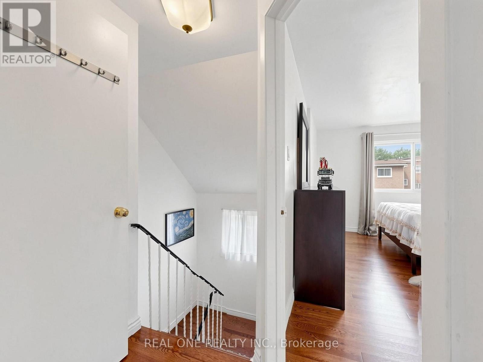 174 RUSTY CRESTWAY - 24