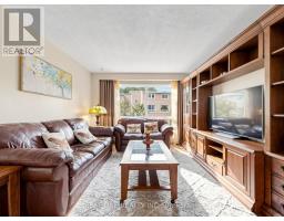 174 Rusty Crestway, Toronto, ON M2J2Y6 Photo 8