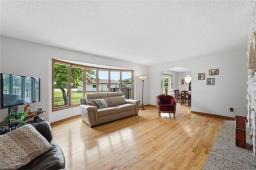 615 Dunning Road, St Clements, MB R3C2E7 Photo 11