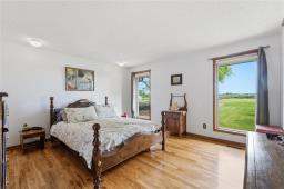 615 Dunning Road, St Clements, MB R3C2E7 Photo 15