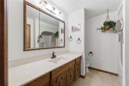 615 Dunning Road, St Clements, MB R3C2E7 Photo 19