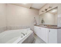 1658 Rue Mauriac, Gatineau, QC J8P6X7 Photo 21
