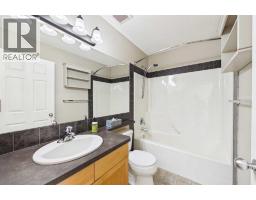 Bedroom - 75 Everglen Road Sw, Calgary, AB T2Y5E9 Photo 10