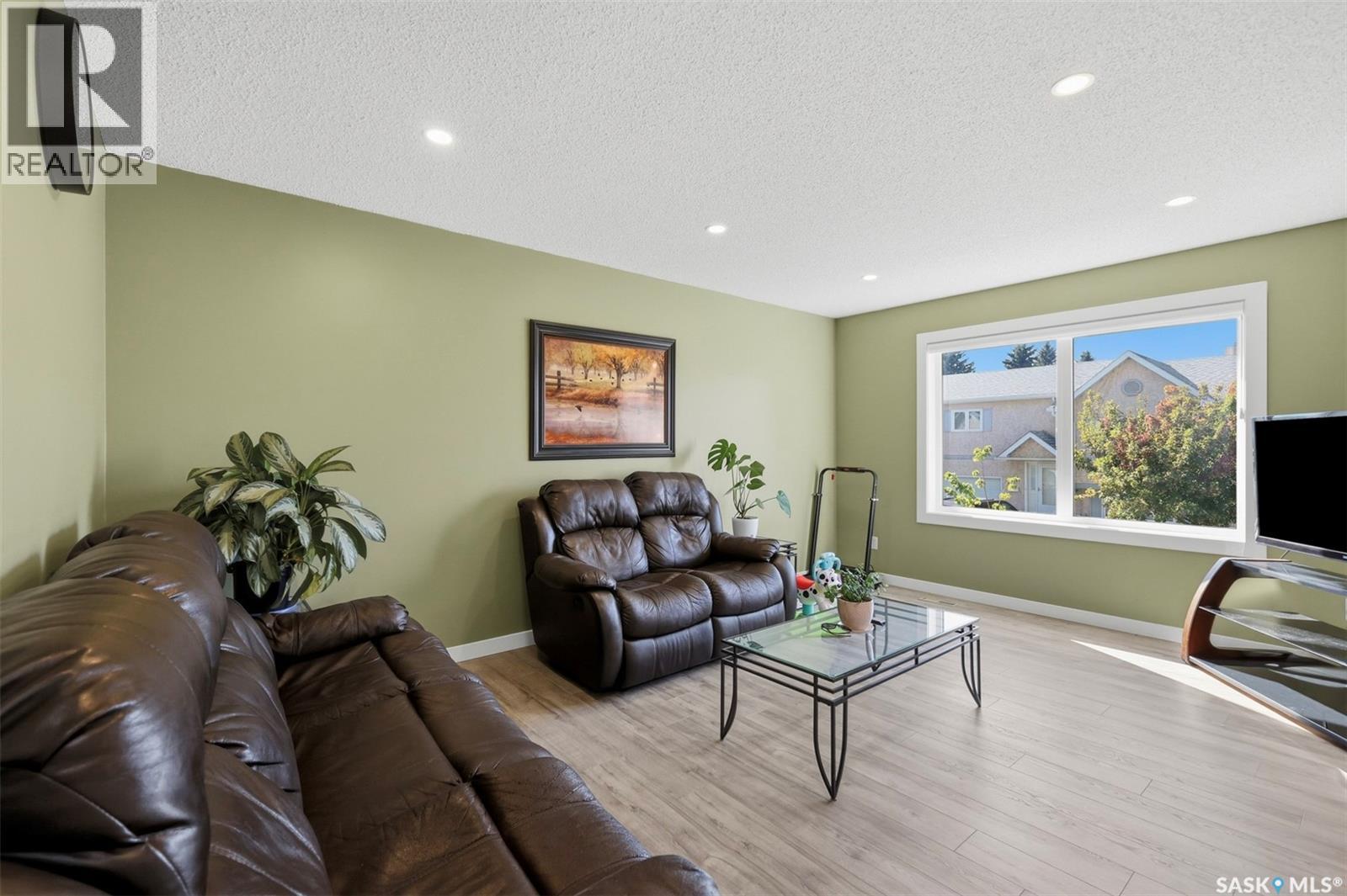 506 510 Perehudoff CRESCENT, Saskatoon — photo 5