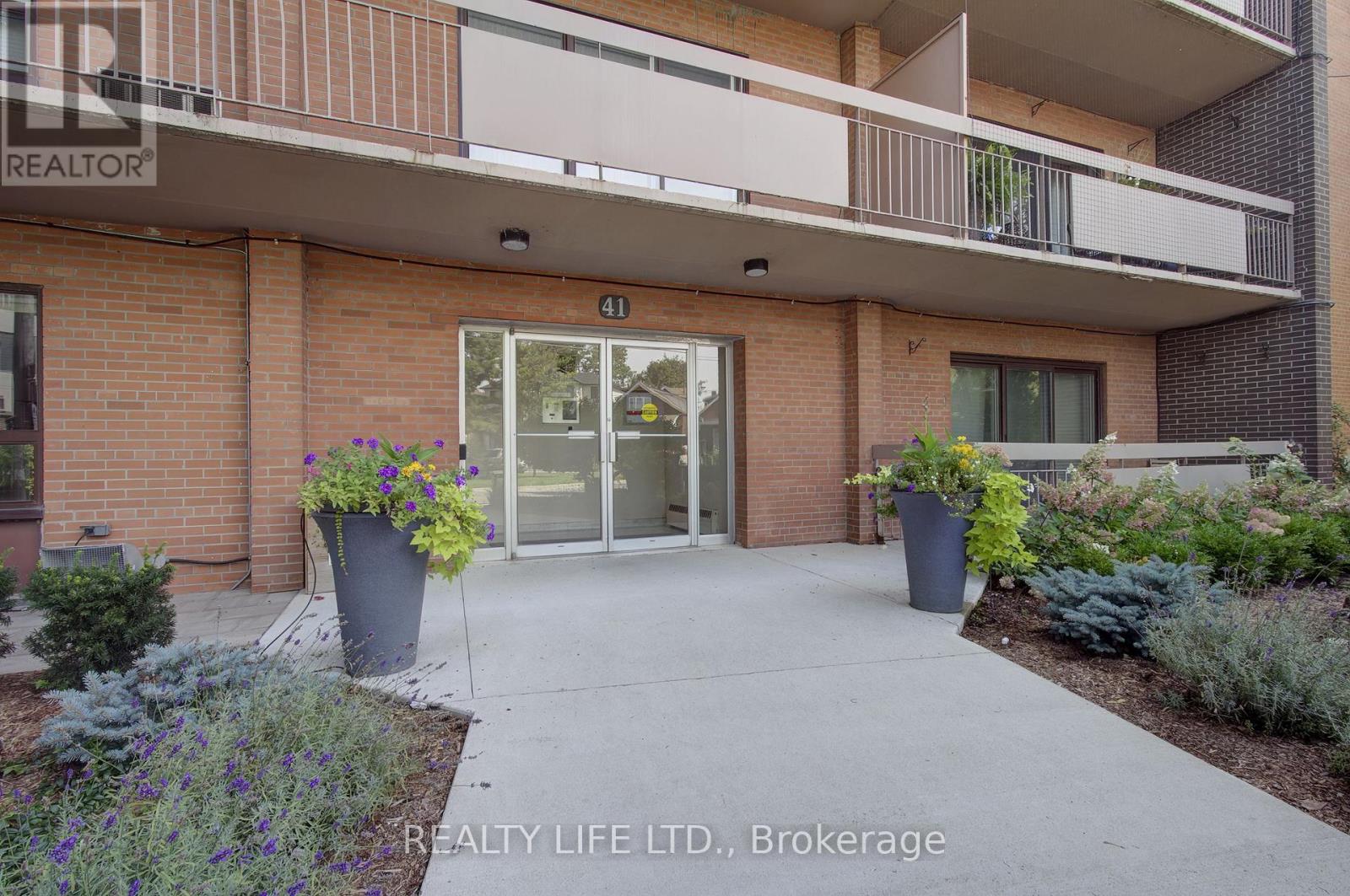 Photo of 502 - 41 LAKE SHORE DRIVE