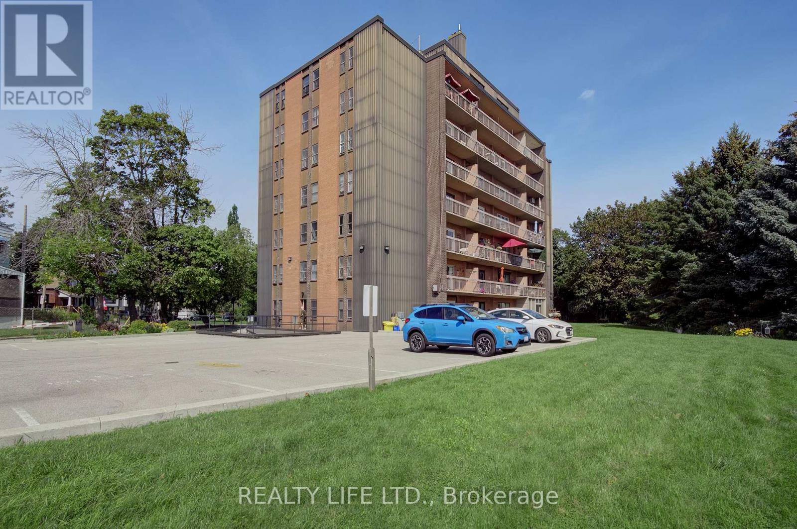 #502 41 LAKE SHORE DRIVE - 35