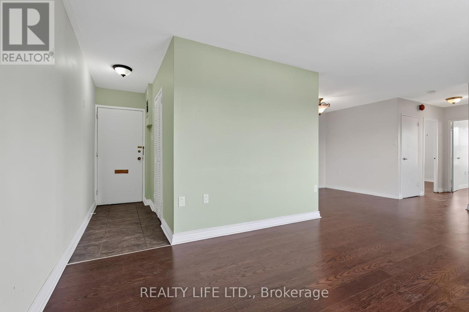 Photo of 502 - 41 LAKE SHORE DRIVE