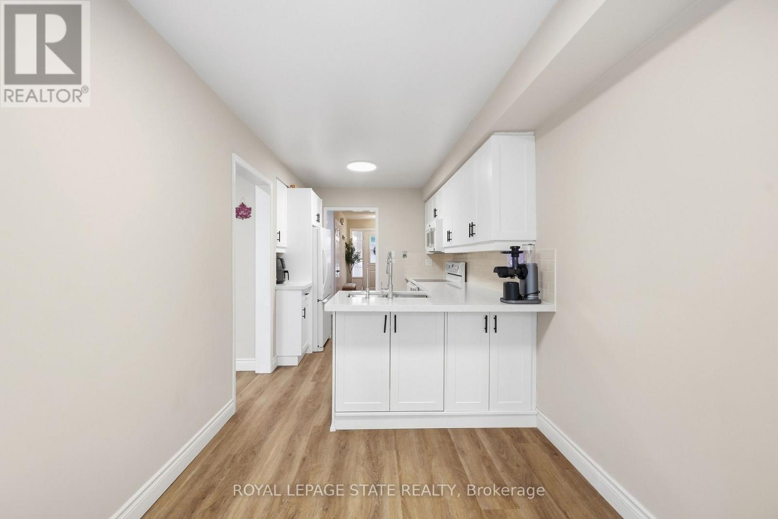 #2 14 HUNTINGWOOD AVENUE - Image 34