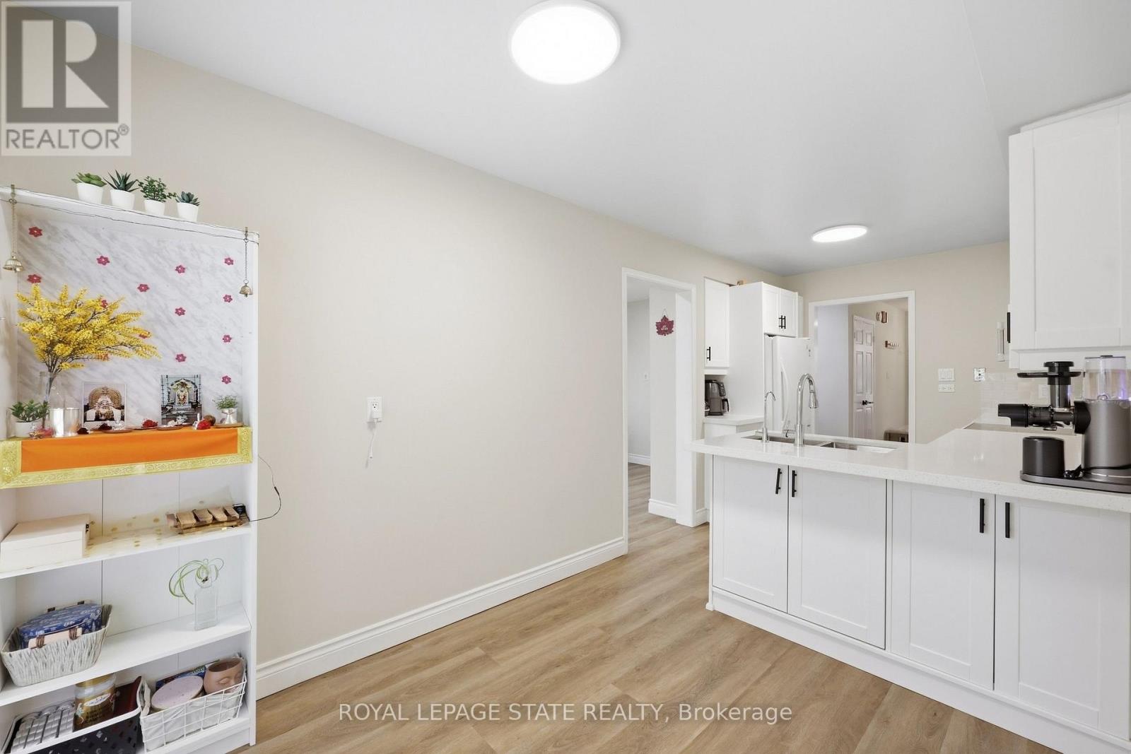 #2 14 HUNTINGWOOD AVENUE - Image 35