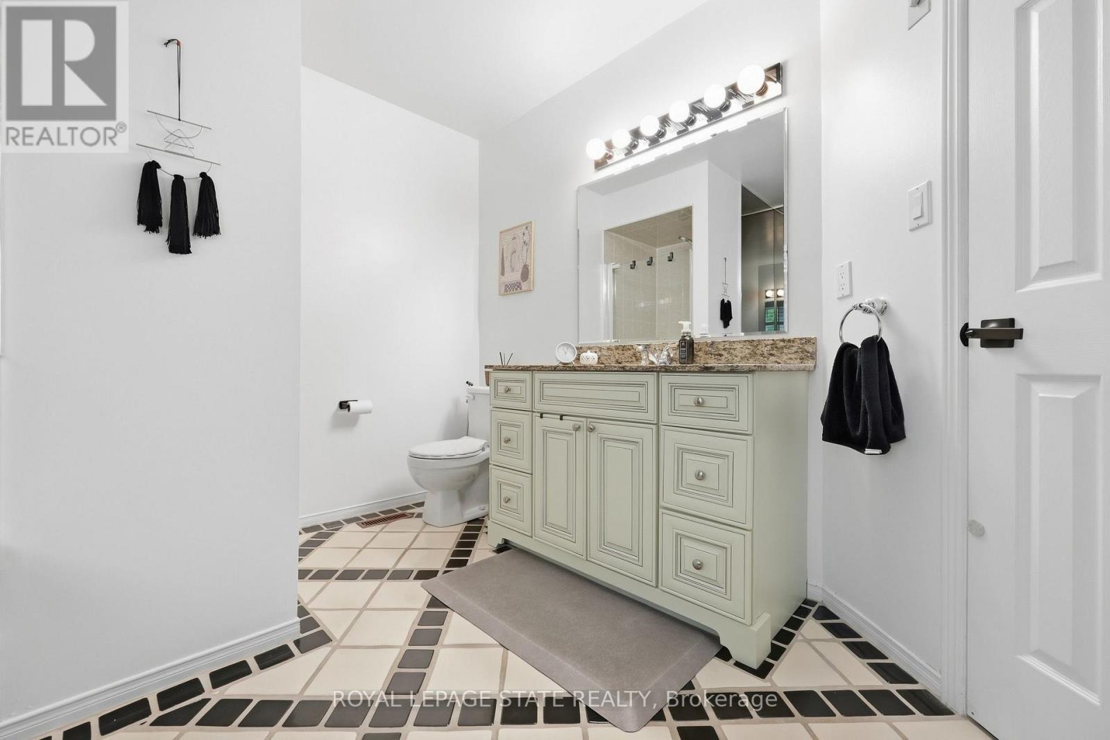 #2 14 HUNTINGWOOD AVENUE - 43