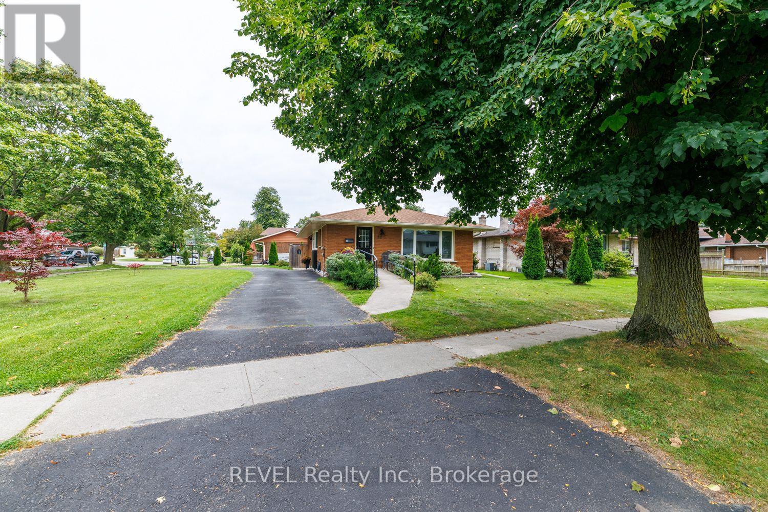 70 CHAMPLAIN AVENUE - 1