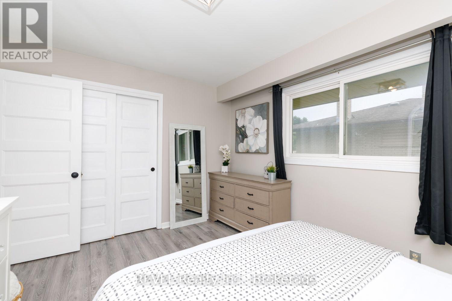70 CHAMPLAIN AVENUE - Image 18