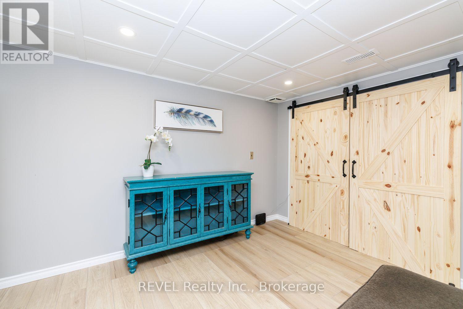 70 CHAMPLAIN AVENUE - Image 30