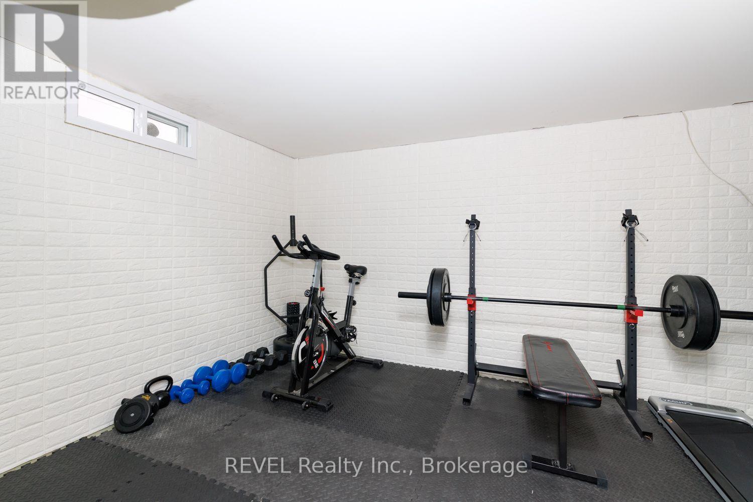 70 CHAMPLAIN AVENUE - Image 33