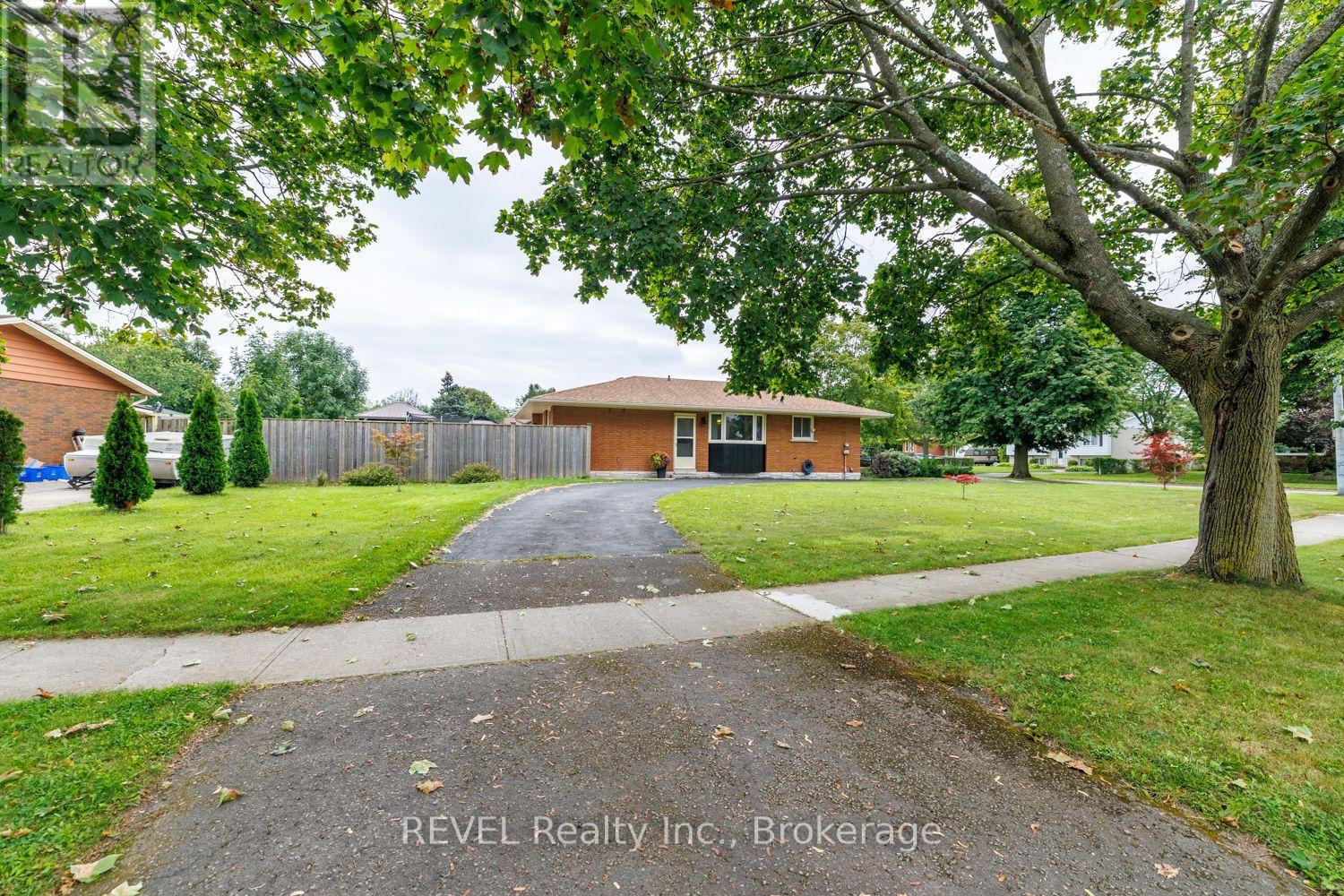 70 CHAMPLAIN AVENUE - Image 36