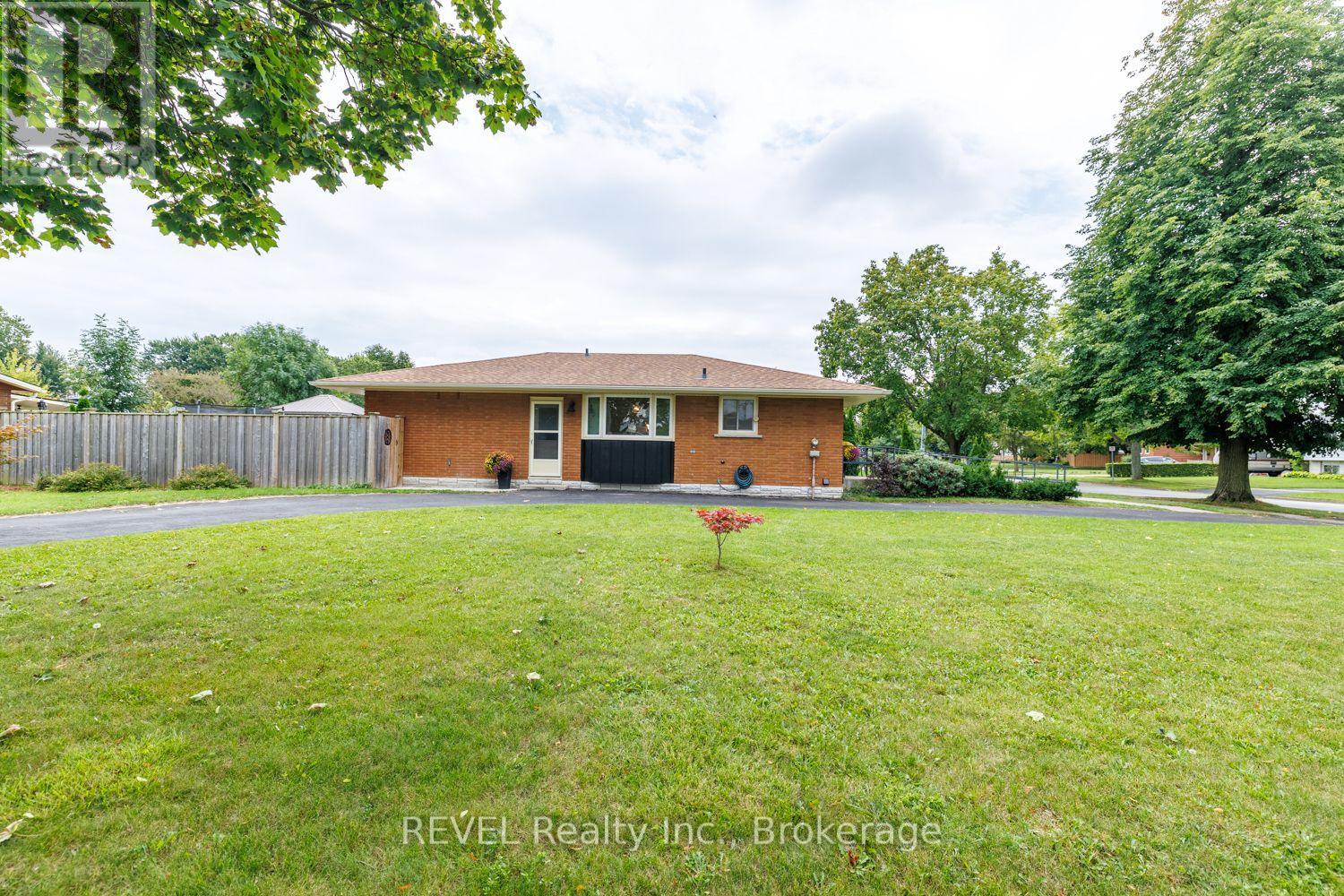 70 CHAMPLAIN AVENUE - Image 37